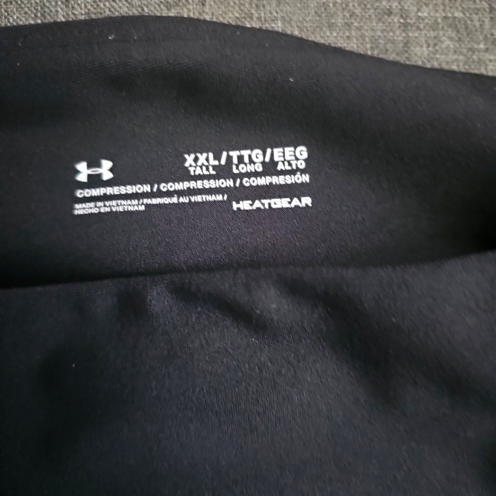 U der Armour  3/4  legging XXL